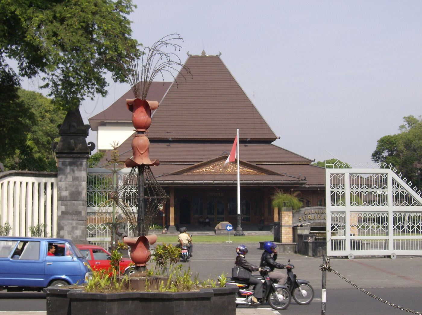 Bangunan bersejarah di Surakarta